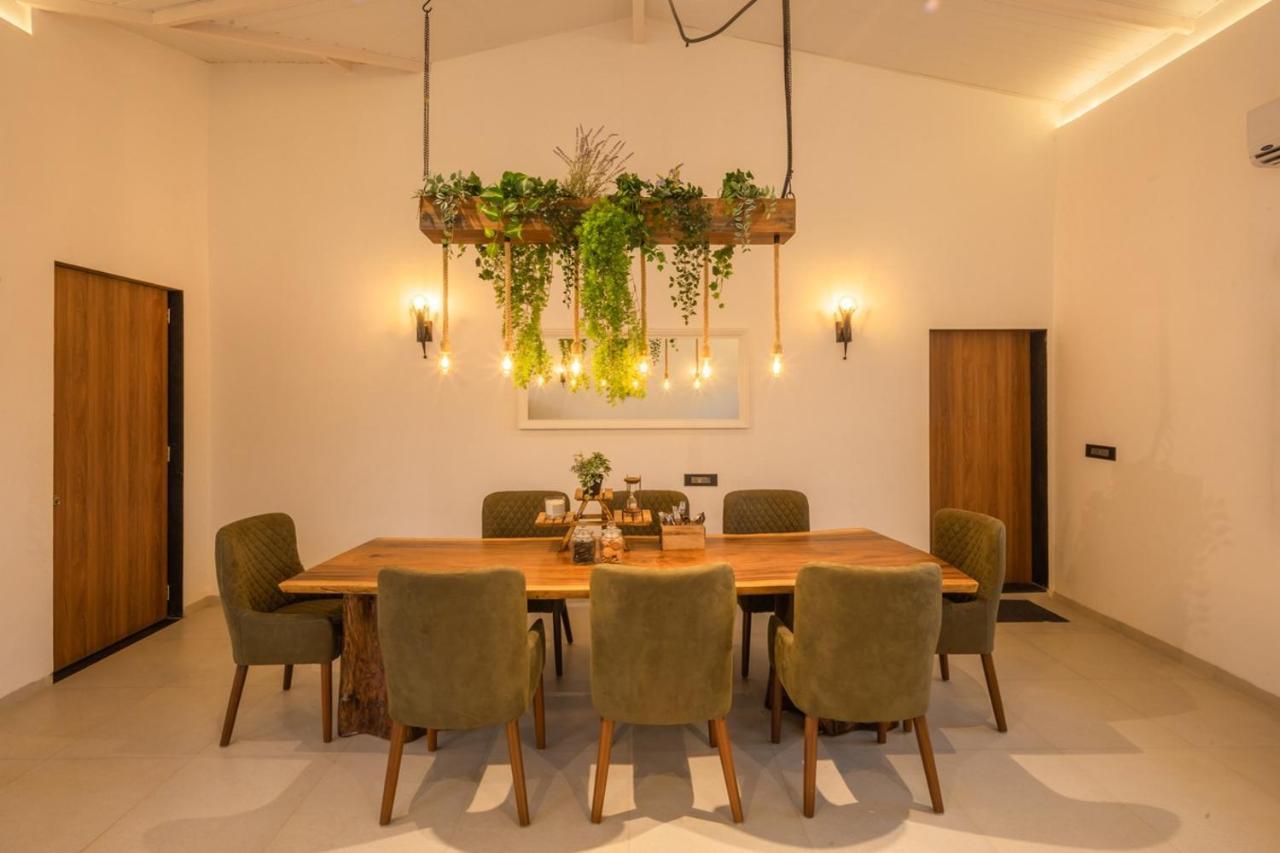 Saffronstays Turquoise Maison, Карджат Экстерьер фото