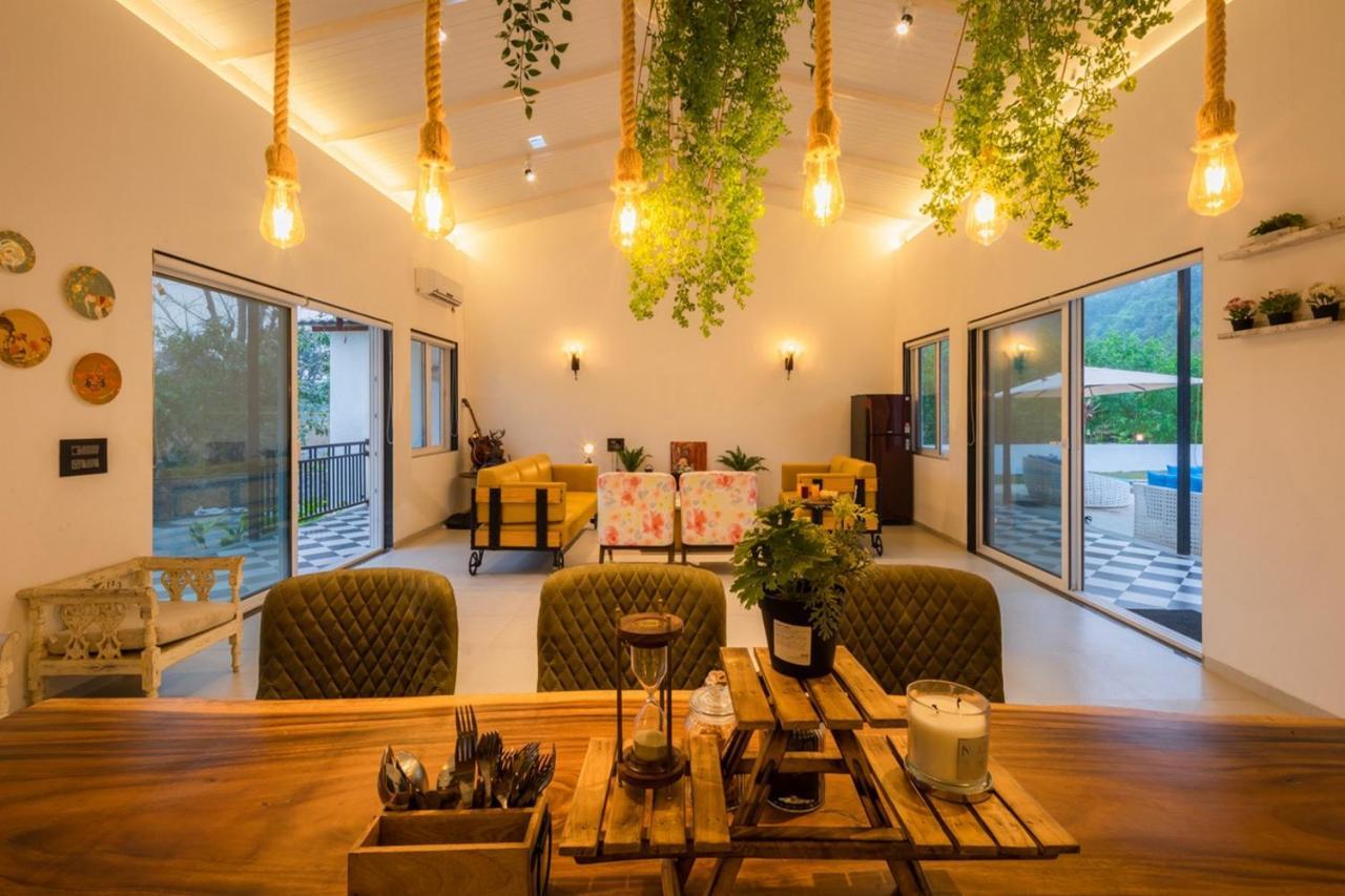 Saffronstays Turquoise Maison, Карджат Экстерьер фото