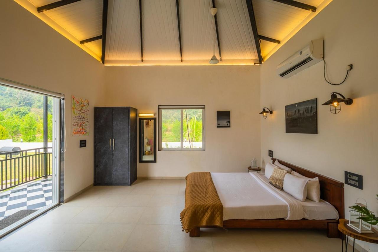 Saffronstays Turquoise Maison, Карджат Экстерьер фото