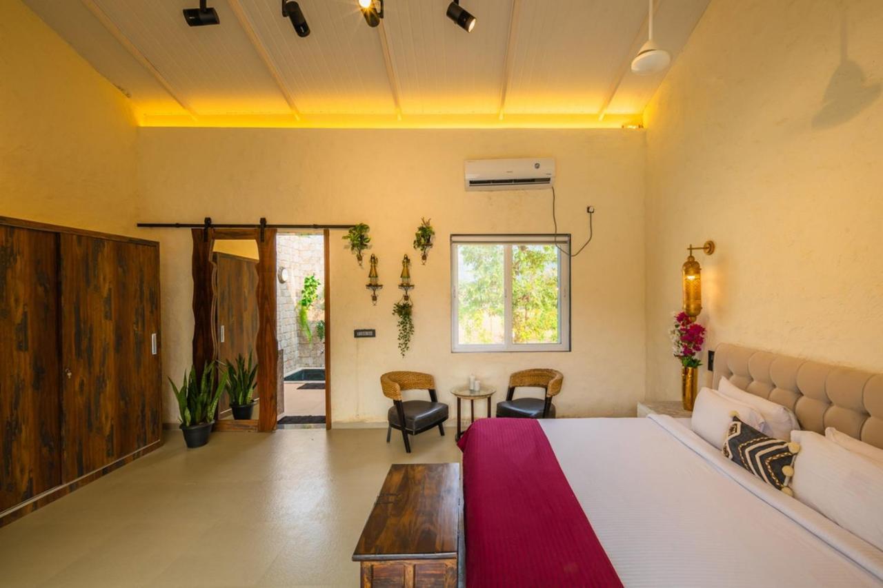 Saffronstays Turquoise Maison, Карджат Экстерьер фото