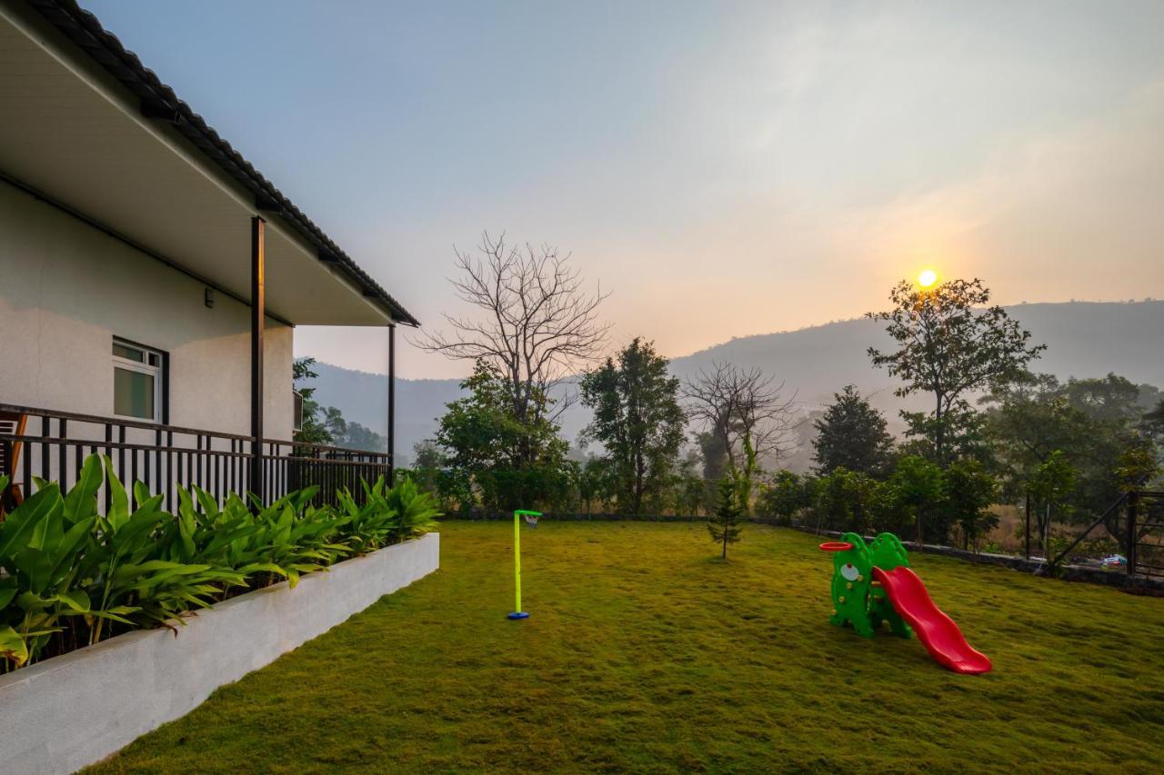 Saffronstays Turquoise Maison, Карджат Экстерьер фото